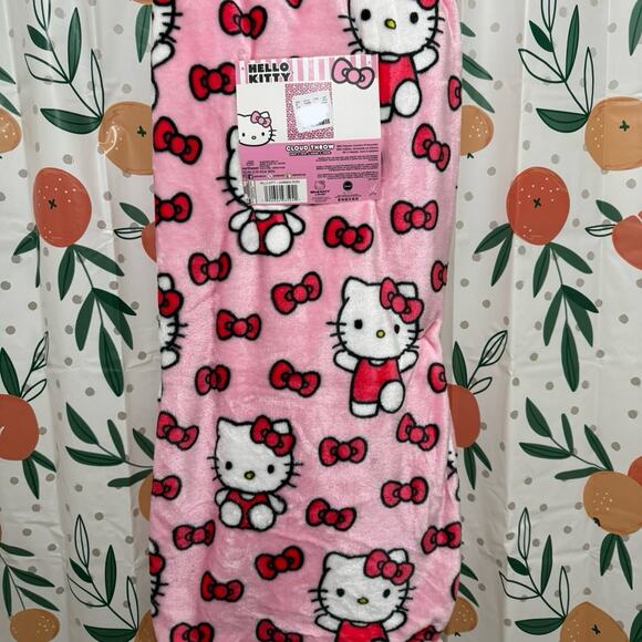 Hello Kitty Blanket - Picture 1 of 3